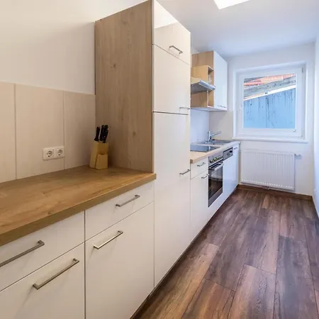 Sommer Hirsch Fuer 4 Personen 쾨닉슬라이텐